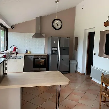 Prázdninový dům Maison Familiale Avec Piscine Proche Perigueux