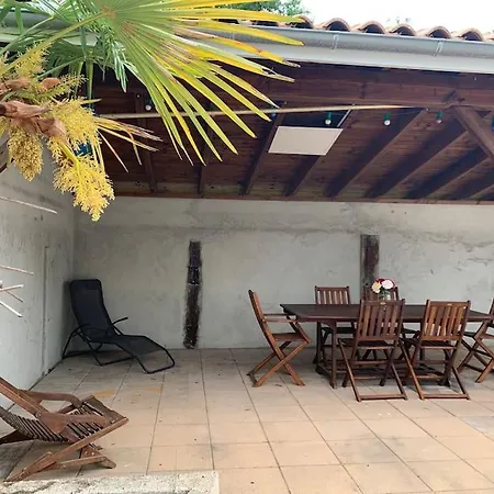 Holiday home Maison Familiale Avec Piscine Proche Perigueux
